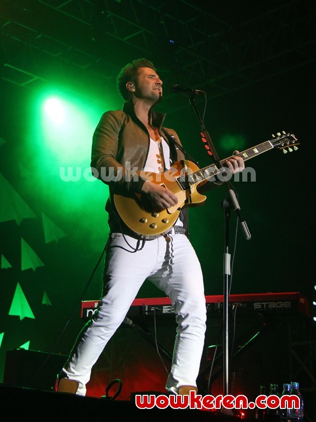Gambar Foto Penampilan John Vesely Ketika Konser