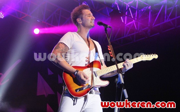Gambar Foto Secondhand Serenade Dibentuk Tahun 2004
