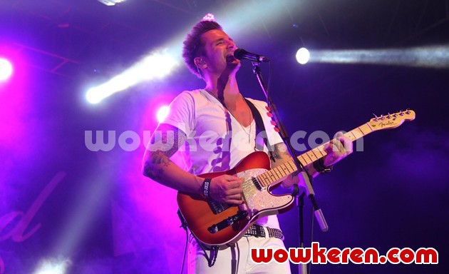 Gambar Foto Secondhand Serenade Dibentuk Tahun 2004