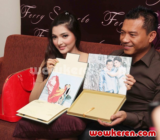 Gambar Foto Bagian Dalam Undangan Pernikahan Ashanty dan Anang Hermansyah