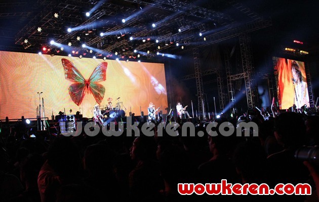 Gambar Foto LA Lights Concert L'Arc-en-Ciel 20th Anniversary World Tour ...