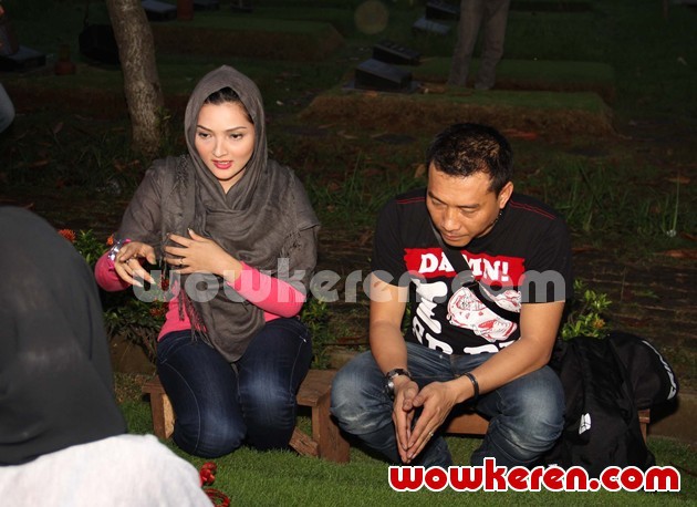 Gambar Foto Ashanty dan Anang Hermansyah Memohon Doa Agar Prosesi Akad Nikah Berjalan Lancar