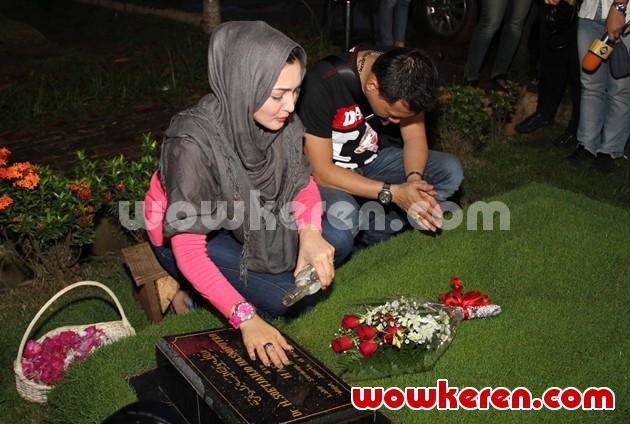 Gambar Foto Ashanty Tak Kuasa Menahan Tangis