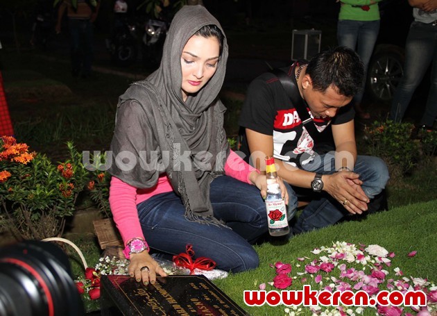 Gambar Foto Ashanty Tak Kuasa Menahan Tangis