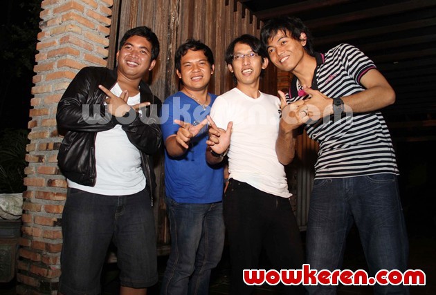 Gambar Foto Wali Saat Ditemui di Lokasi Syuting Klip Terbaru