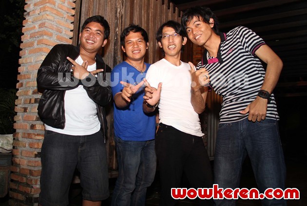 Gambar Foto Wali Saat Ditemui di Lokasi Syuting Klip Terbaru
