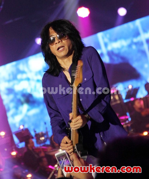 Gambar Foto Penampilan Abdee Negara di Konser 'I Slank U'