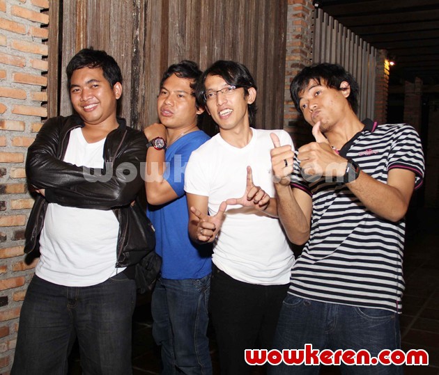 Gambar Foto Wali Saat Ditemui di Lokasi Syuting Klip Terbaru