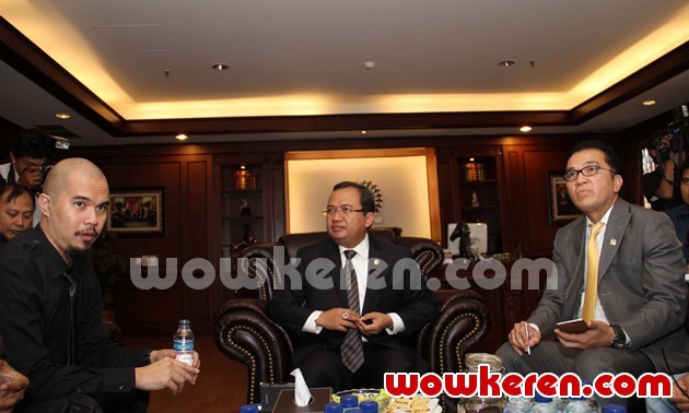 Gambar Foto Ahmad Dhani, Priyo Budi Santoso dan Tantowi Yahya