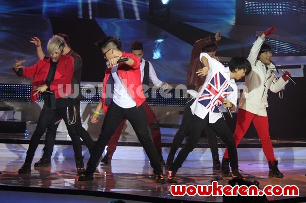 Gambar Foto Aksi SM*SH di Showcase Jay Park