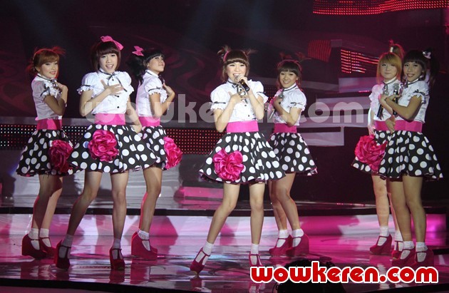 Gambar Foto Aksi Cherry Belle di Showcase Jay Park