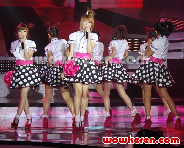 Gambar Foto Aksi Cherry Belle di Showcase Jay Park