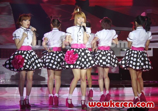 Gambar Foto Aksi Cherry Belle di Showcase Jay Park