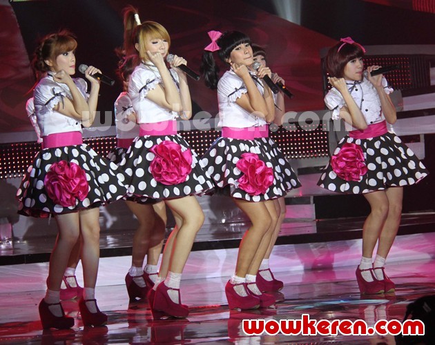 Gambar Foto Aksi Cherry Belle di Showcase Jay Park
