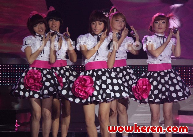 Gambar Foto Aksi Cherry Belle di Showcase Jay Park