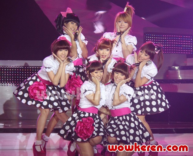 Gambar Foto Aksi Cherry Belle di Showcase Jay Park