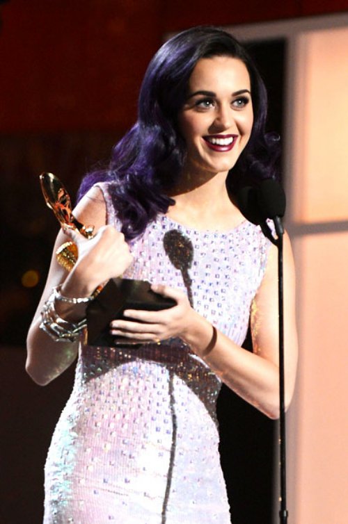 Gambar Foto Katy Perry Dianugerahi Gelar 'Spotlight Award'