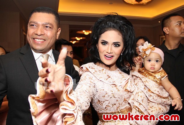 Gambar Foto Raul Lemos dan Krisdayanti di Resepsi Pernikahan Anang Hermansyah dan Ashanty