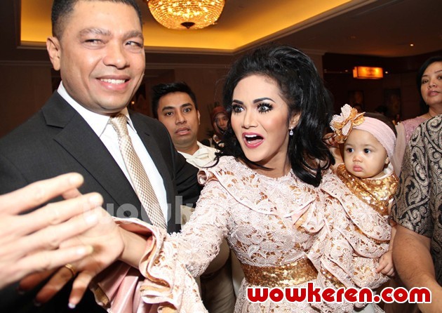 Gambar Foto Raul Lemos dan Krisdayanti di Resepsi Pernikahan Anang Hermansyah dan Ashanty