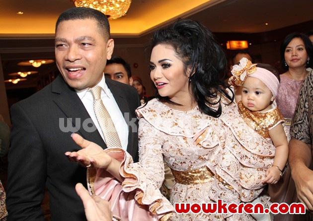 Gambar Foto Raul Lemos dan Krisdayanti di Resepsi Pernikahan Anang Hermansyah dan Ashanty