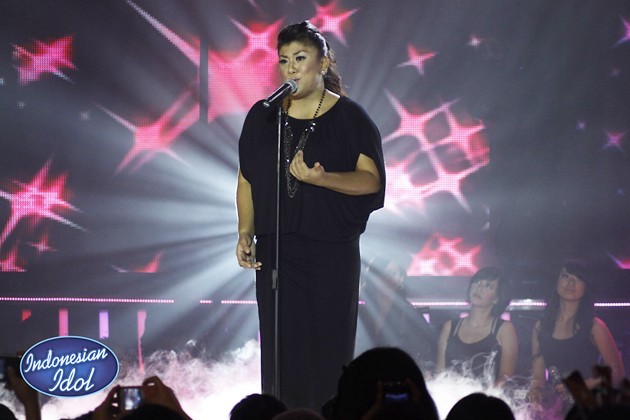 Gambar Foto Regina Ivanova di Panggung Spektakuler Show 6