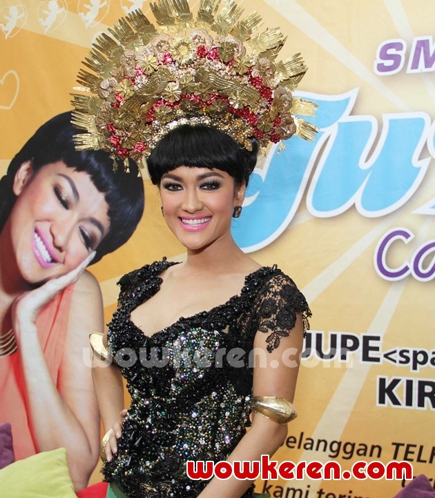 Gambar Foto Julia Perez di Acara Perilisan Single 'Siti Nurbaya'