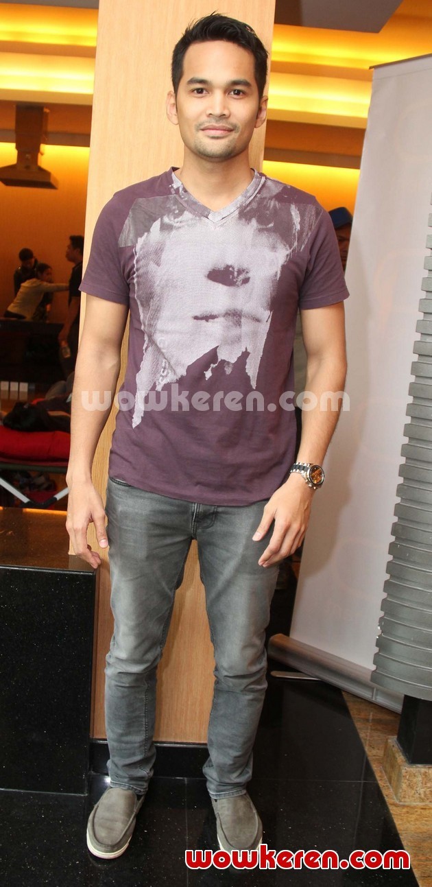 Gambar Foto Teuku Wisnu Saat Donor Darah di MD Entertainment