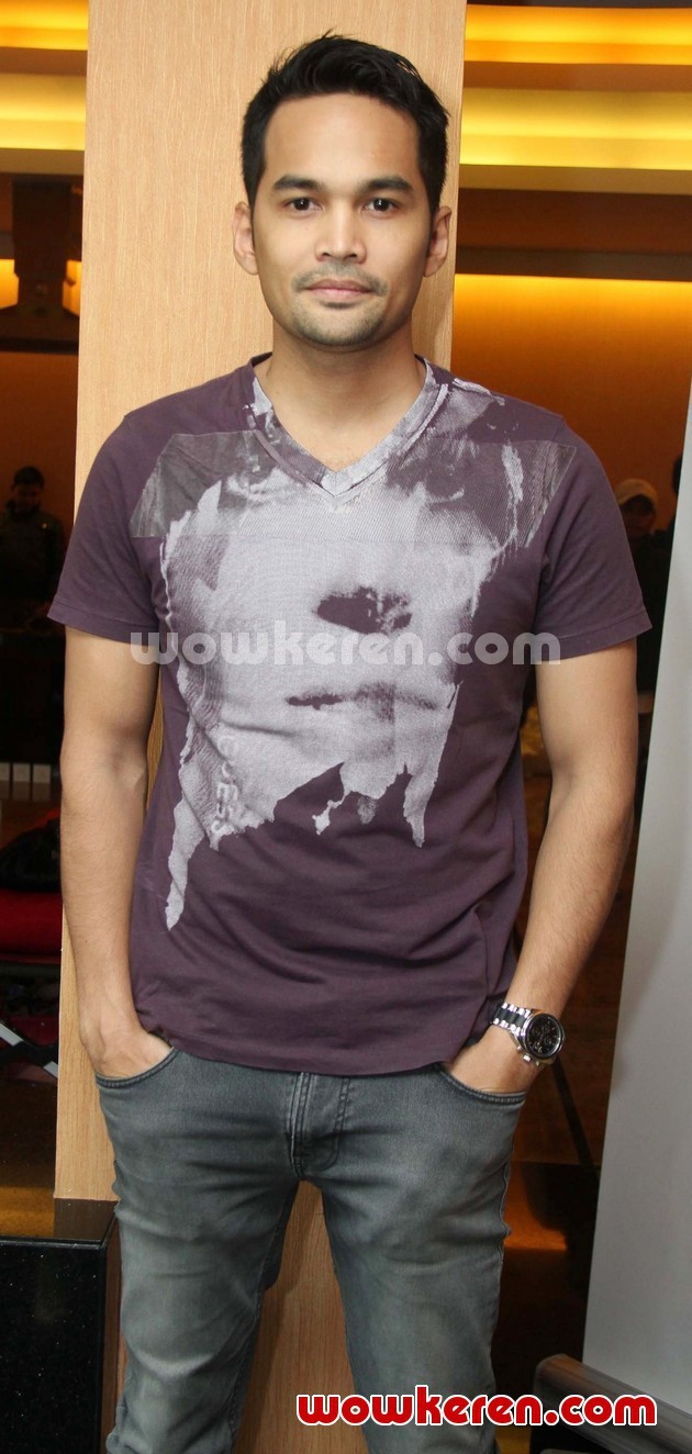 Gambar Foto Teuku Wisnu Saat Donor Darah di MD Entertainment