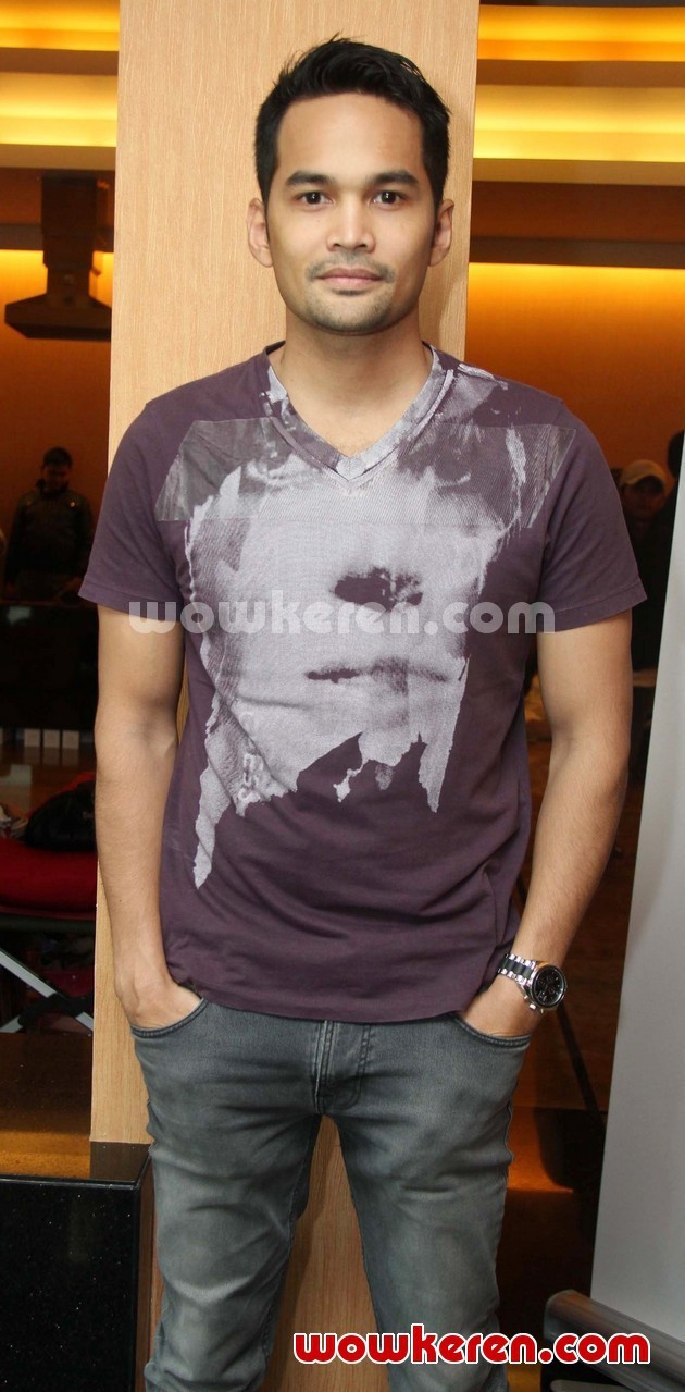 Gambar Foto Teuku Wisnu Saat Donor Darah di MD Entertainment
