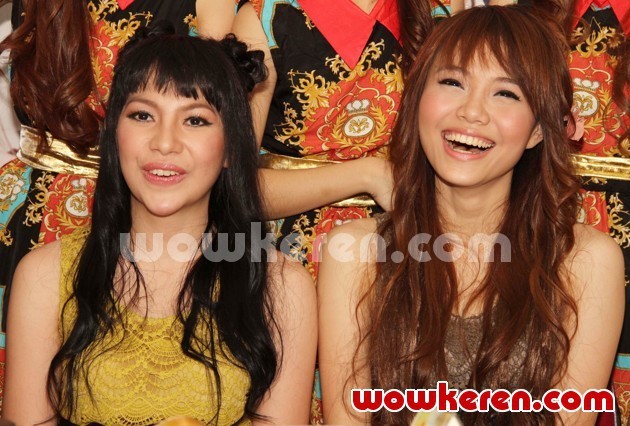 Gambar Foto Kezia dan Stefani Personil Baru Cherry Belle di Studio Penta SCTV