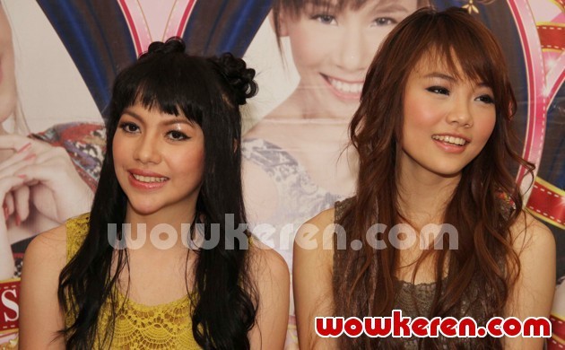 Gambar Foto Kezia dan Stefani Personil Baru Cherry Belle di Studio Penta SCTV