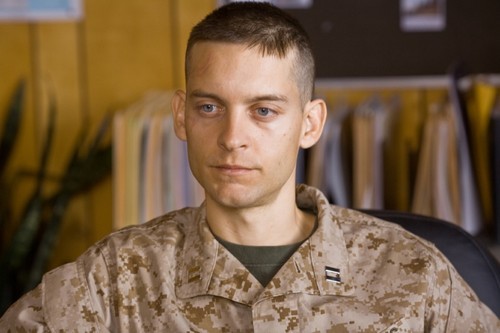 Gambar Foto Tobey Maguire Menjadi Sam Cahill di 'Brothers'