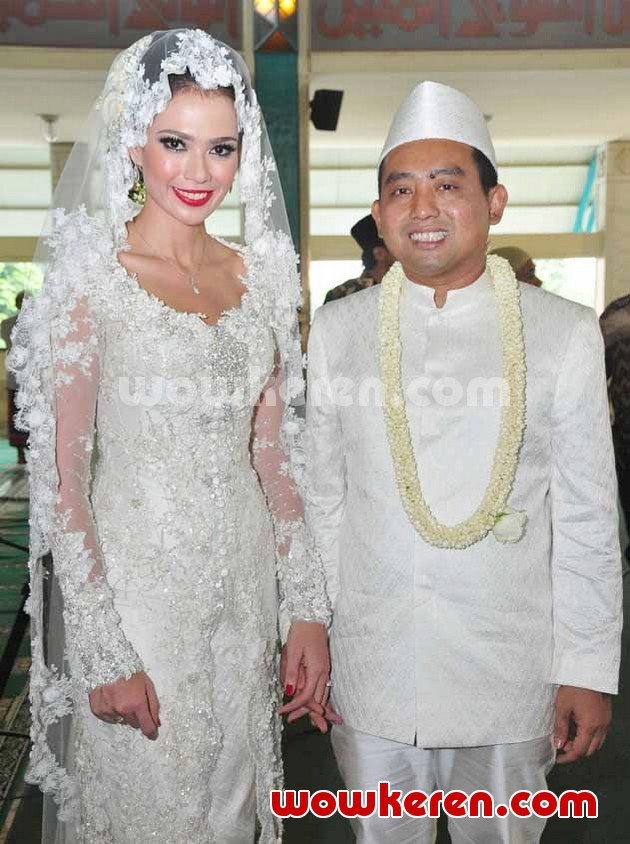 Gambar Foto Akad Nikah Catherine Wilson dan Achmad Muchlas Arofat