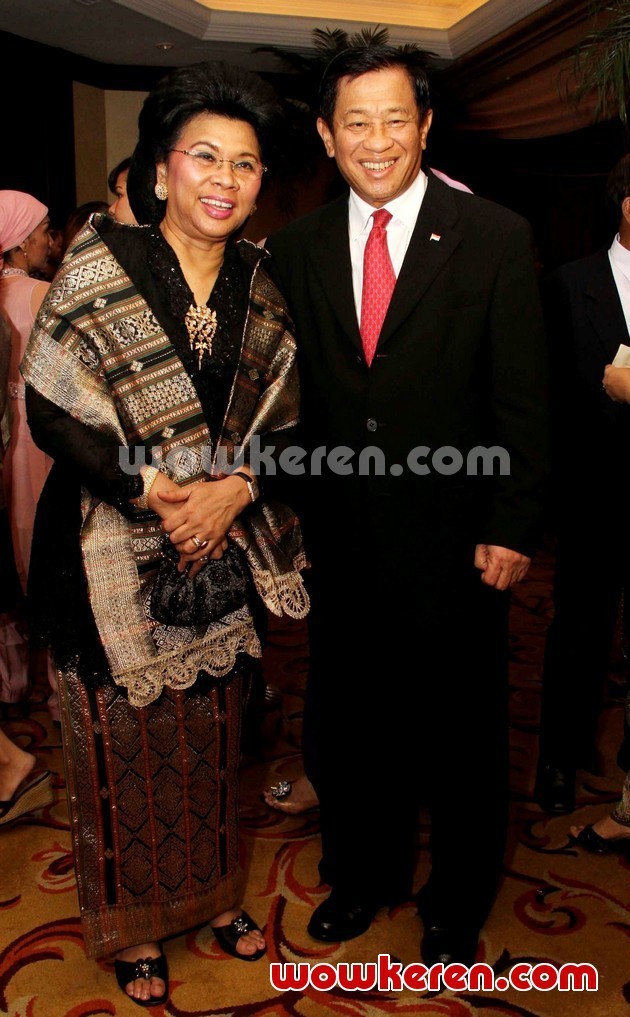 Gambar Foto agum Gumelar di Resepsi Pernikahan Ayu Dewi