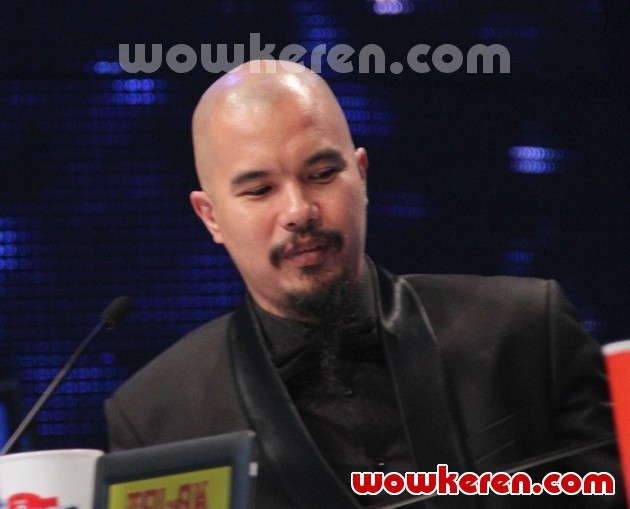 Gambar Foto Ahmad Dhani Saat Menjadi Juri di Spektakuler Show 10