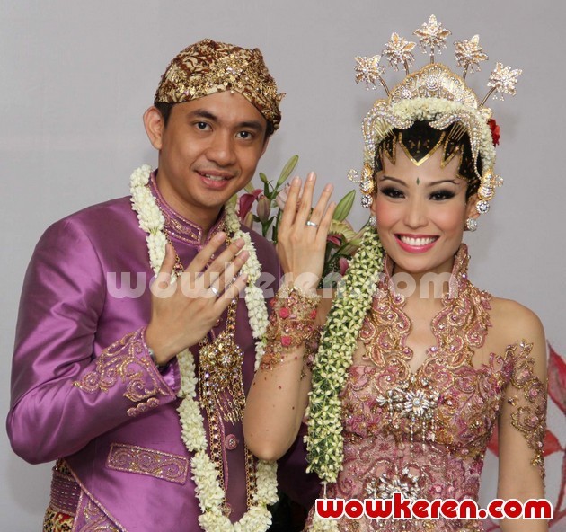 Gambar Foto Prosesi Akad Nikah Ayu Dewi dan Regi Datau