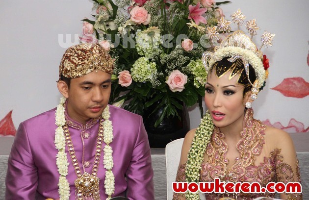 Gambar Foto Prosesi Akad Nikah Ayu Dewi dan Regi Datau