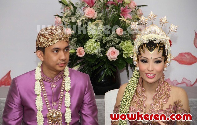Gambar Foto Prosesi Akad Nikah Ayu Dewi dan Regi Datau