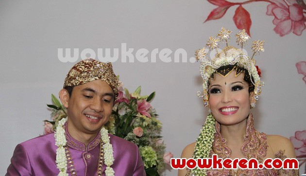 Gambar Foto Prosesi Akad Nikah Ayu Dewi dan Regi Datau