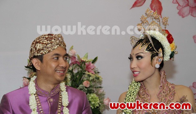 Gambar Foto Prosesi Akad Nikah Ayu Dewi dan Regi Datau