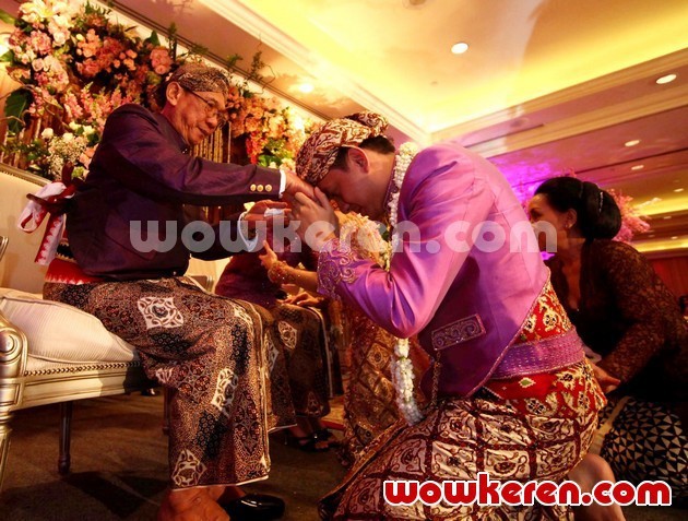 Gambar Foto Prosesi Akad Nikah Ayu Dewi dan Regi Datau