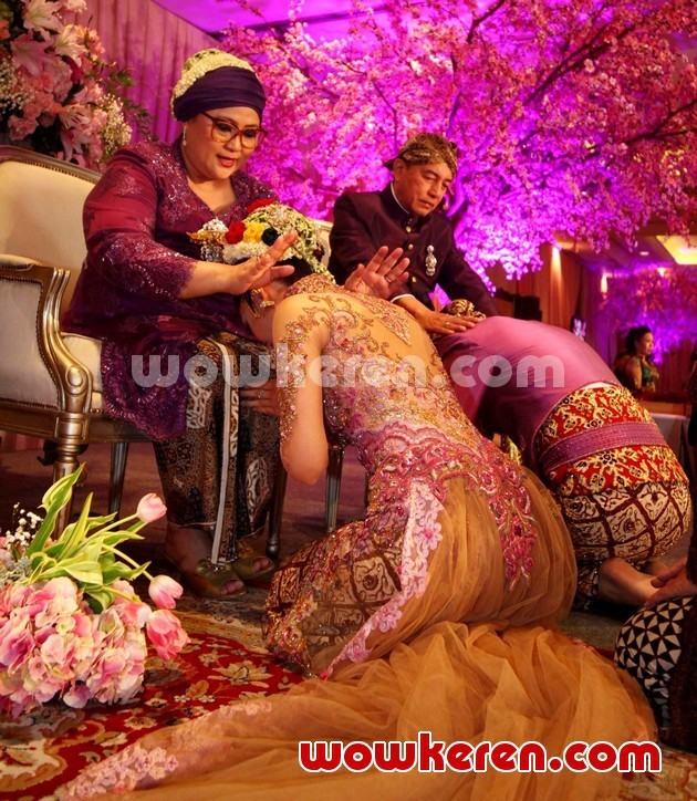 Gambar Foto Prosesi Akad Nikah Ayu Dewi dan Regi Datau