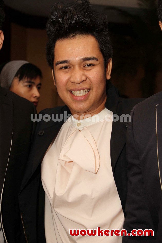 Gambar Foto Olga Syahputra di Resepsi Pernikahan Ayu Dewi