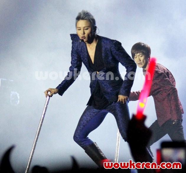 Gambar Foto Xiah Junsu di Konser 'XIA The 1st Asia Tour Concert Tarantallegra'