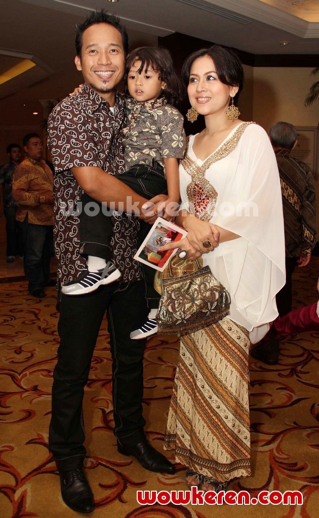 Gambar Foto Denny Cagur di Resepsi Pernikahan Ayu Dewi