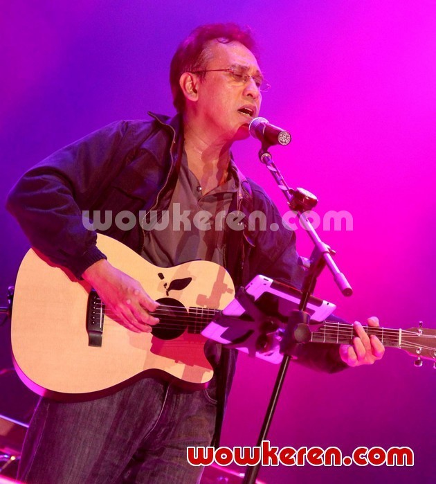 Gambar Foto Aksi Iwan Fals di JIExpo Music Concert, Jakarta Fair 2012