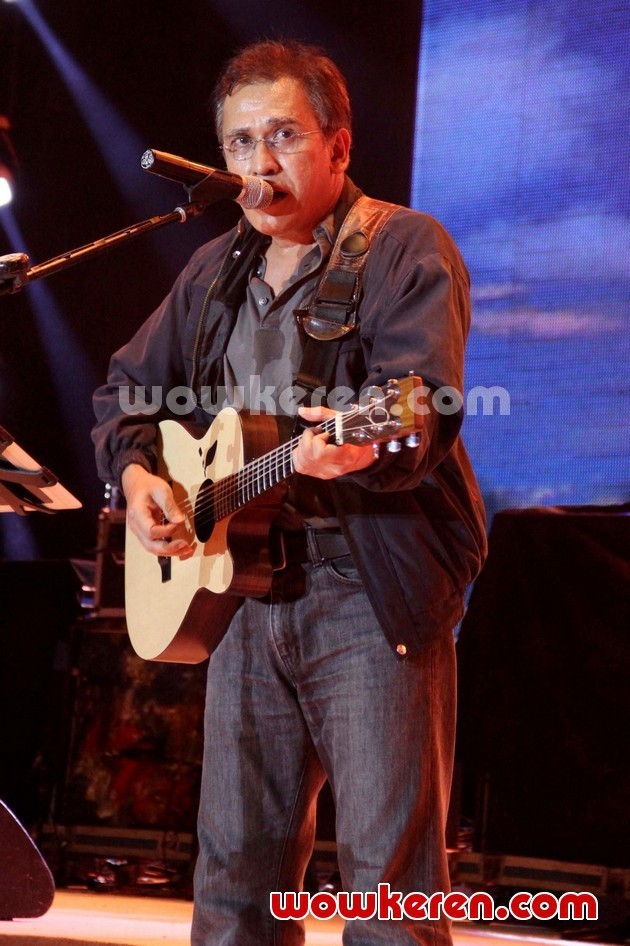 Gambar Foto Aksi Iwan Fals di JIExpo Music Concert, Jakarta Fair 2012