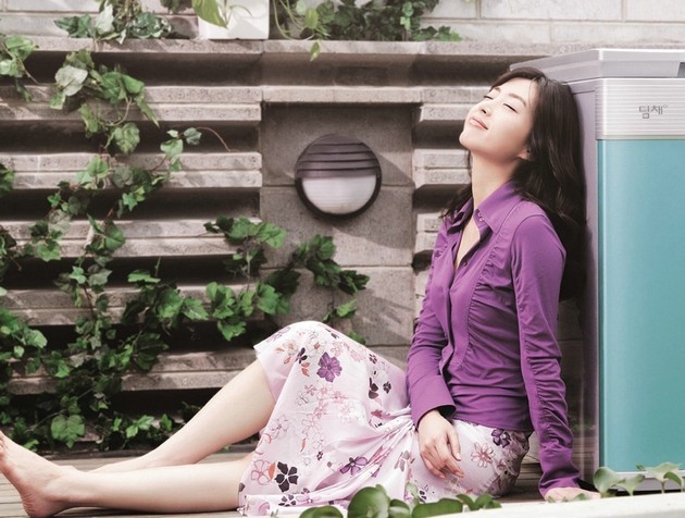 Song Yoon Ah Photoshoot.