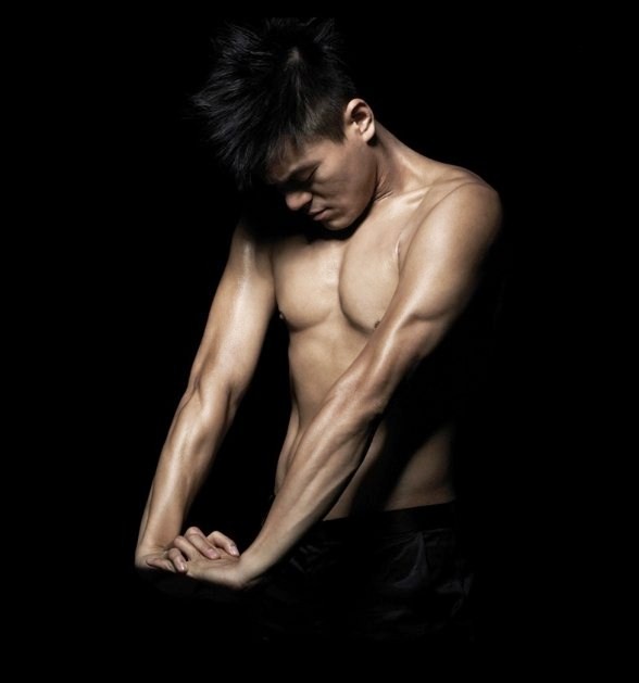 Gambar Foto Park Jin Young di Album 'Back To Stage'