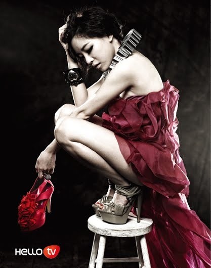Gambar Foto Jea Berpose Untuk Majalah Hello TV